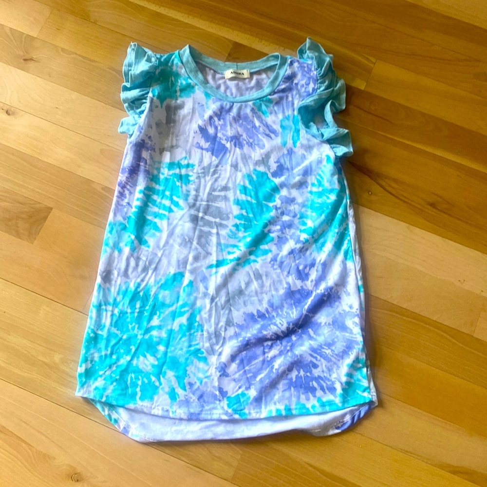 Brand new never worn boutique ruffle tie dye top size small